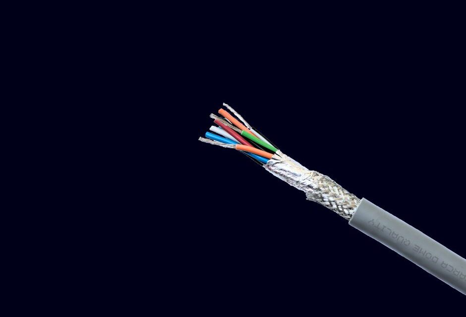 ¿QUÉ ES UN CABLE BLINDADO?